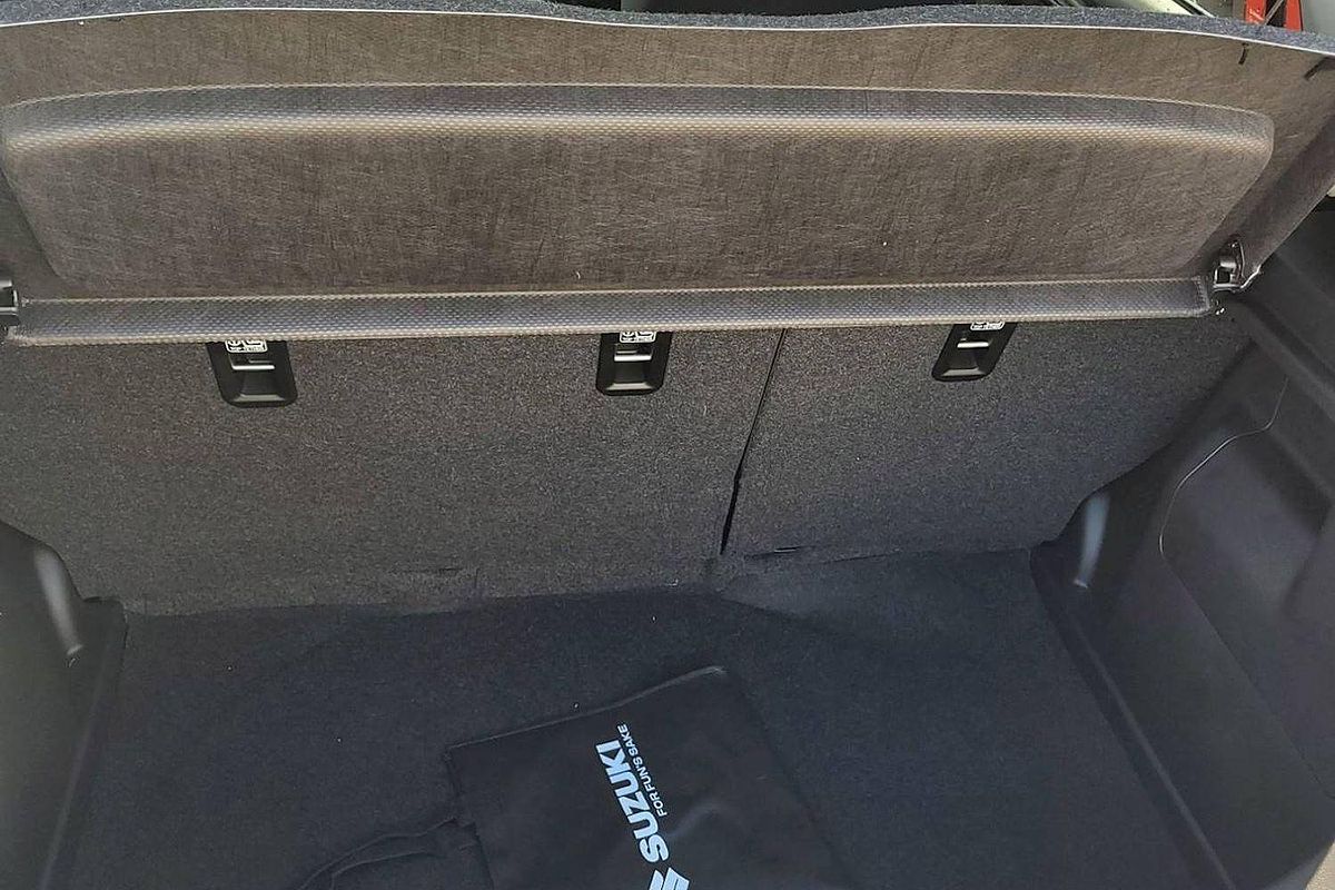 2024 Suzuki Swift Hybrid Plus UZ