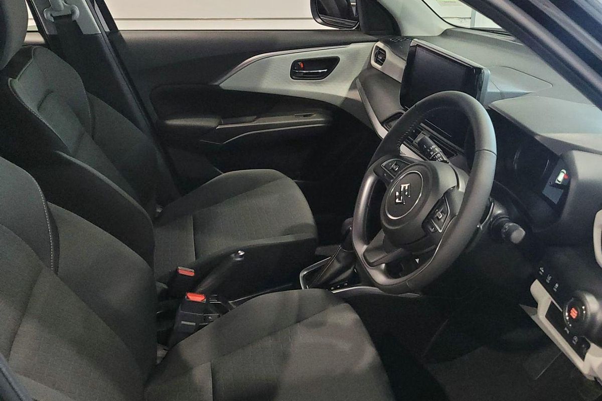 2025 Suzuki Swift Hybrid GLX UZ