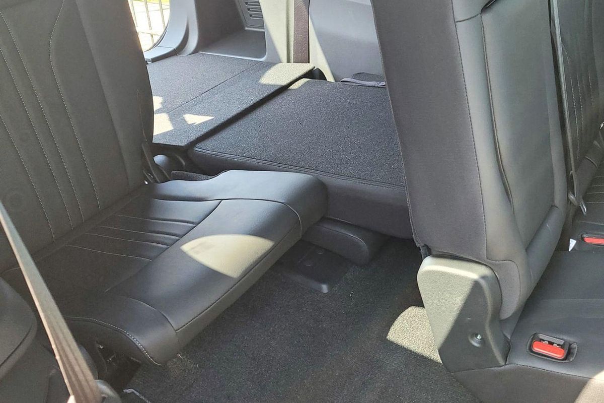 2025 Isuzu MU-X LS-T