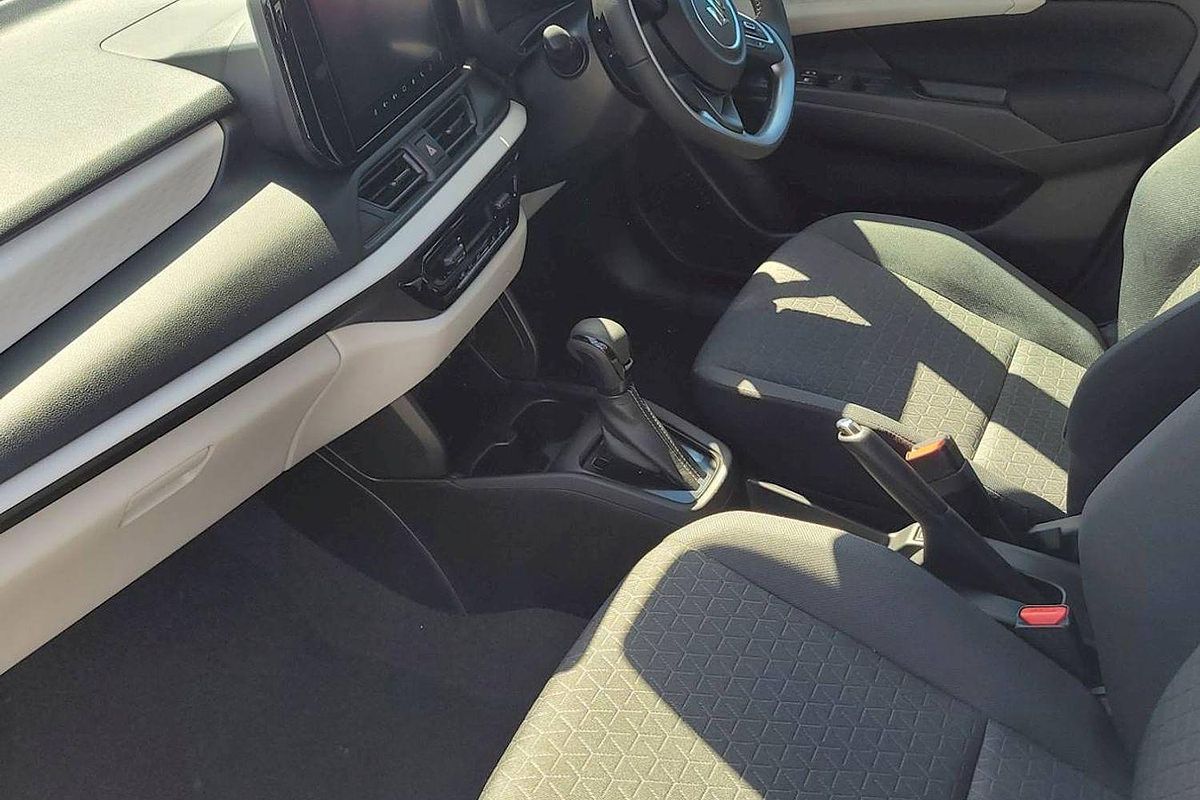 2024 Suzuki Swift Hybrid Plus UZ