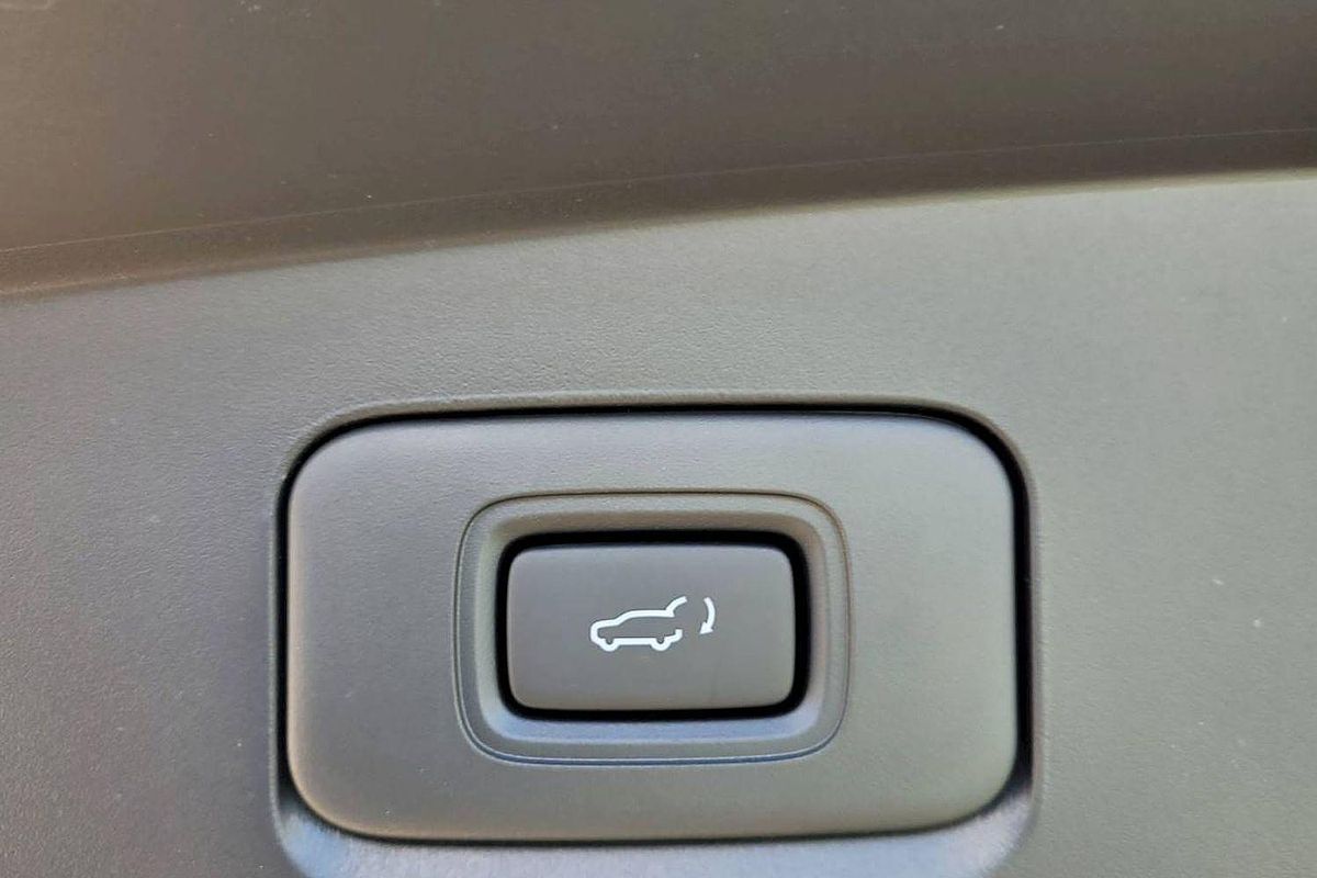 2025 Isuzu MU-X LS-U