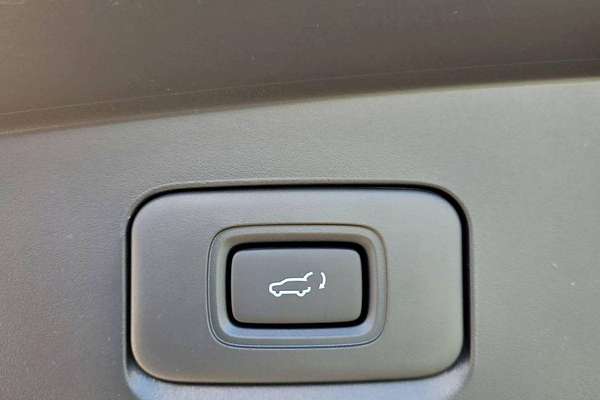 2025 Isuzu MU-X LS-U