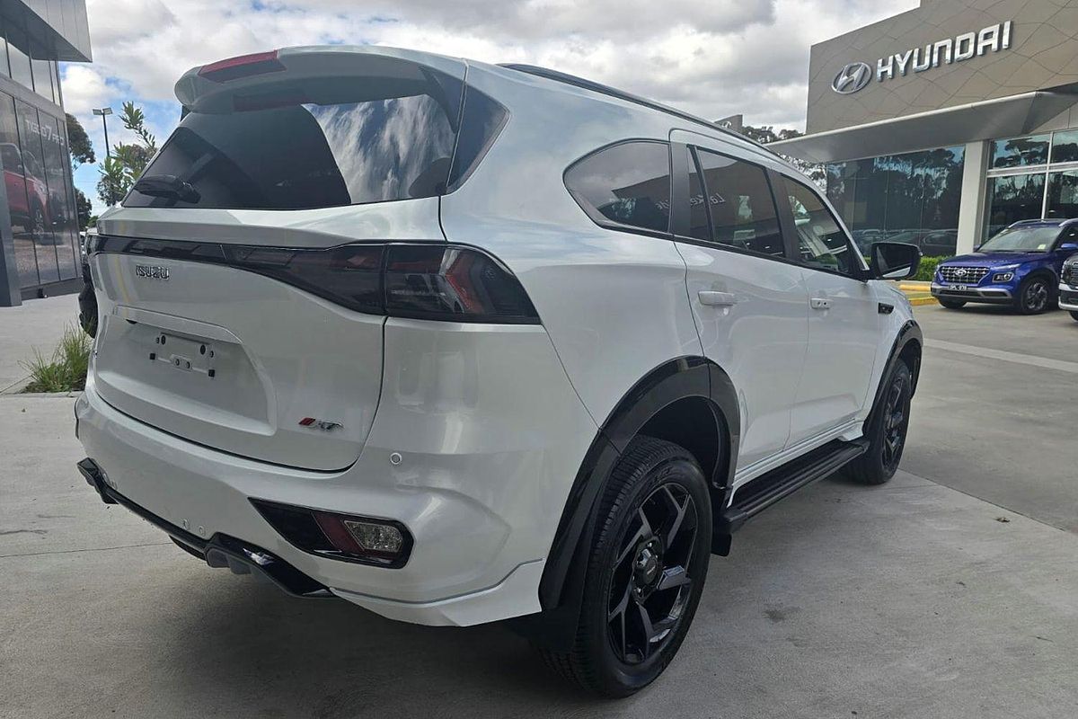 2025 Isuzu MU-X X-TERRAIN