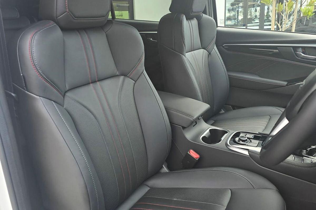 2025 Isuzu MU-X X-TERRAIN