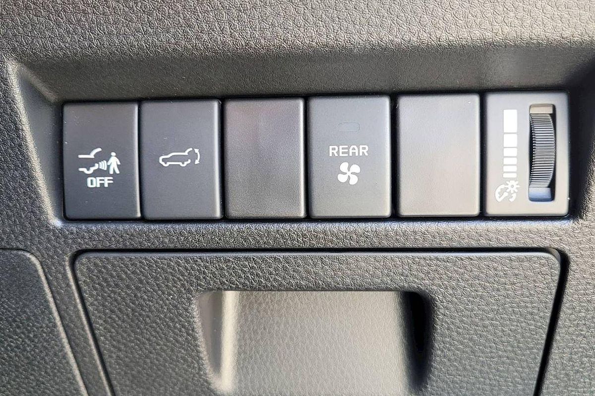 2025 Isuzu MU-X LS-U