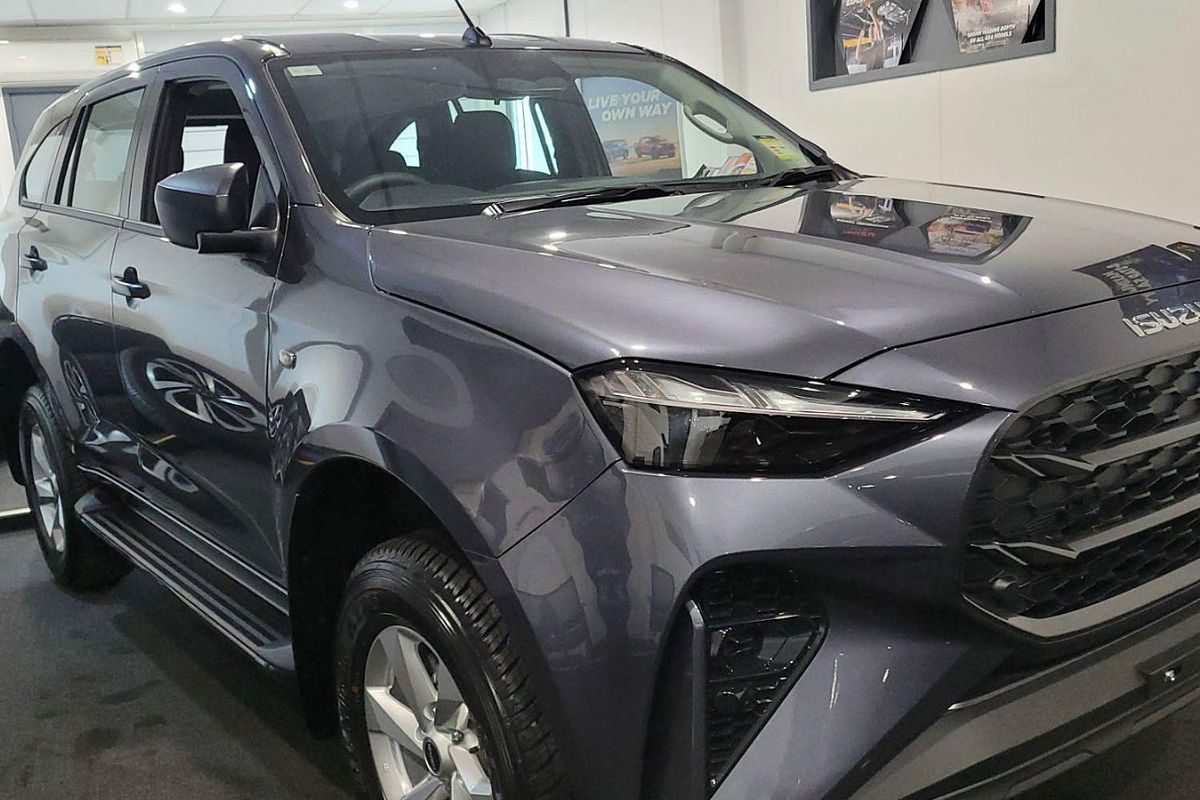 2025 Isuzu MU-X LS-M