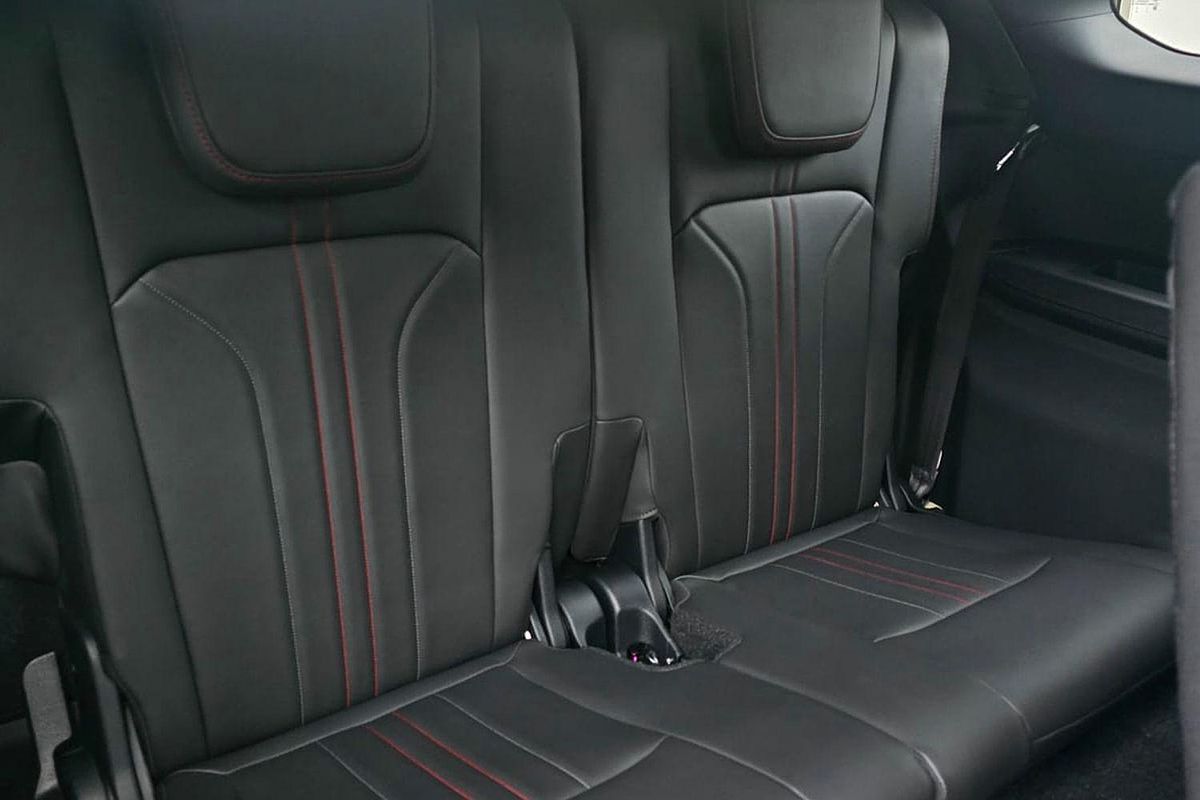 2025 Isuzu MU-X X-TERRAIN