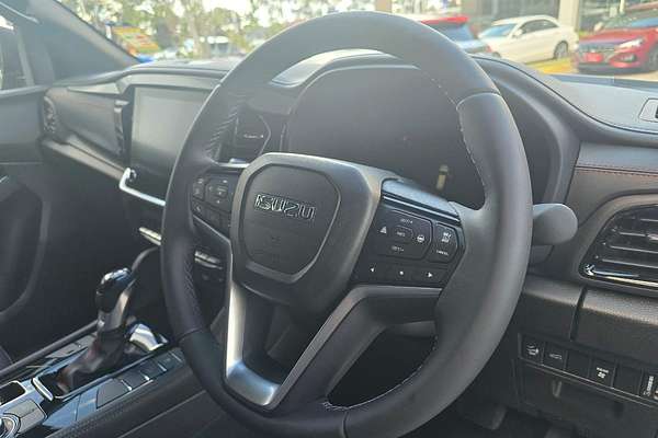 2025 Isuzu MU-X X-TERRAIN