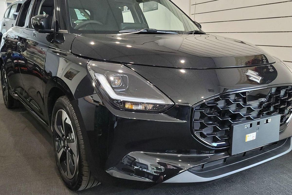 2025 Suzuki Swift Hybrid GLX UZ
