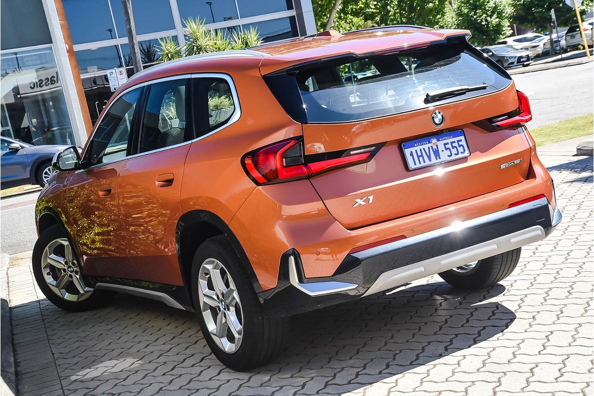 2023 BMW X1 sDrive18i U11