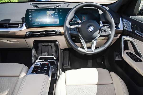 2023 BMW X1 sDrive18i U11