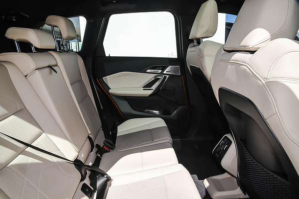 2023 BMW X1 sDrive18i U11