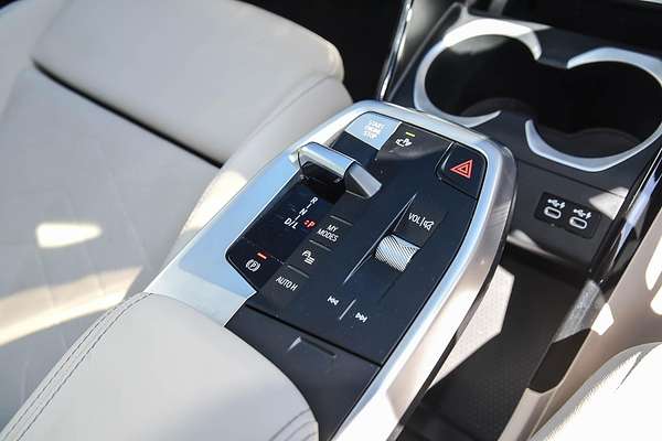 2023 BMW X1 sDrive18i U11