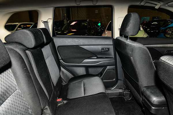 2015 Mitsubishi Outlander ES ZJ