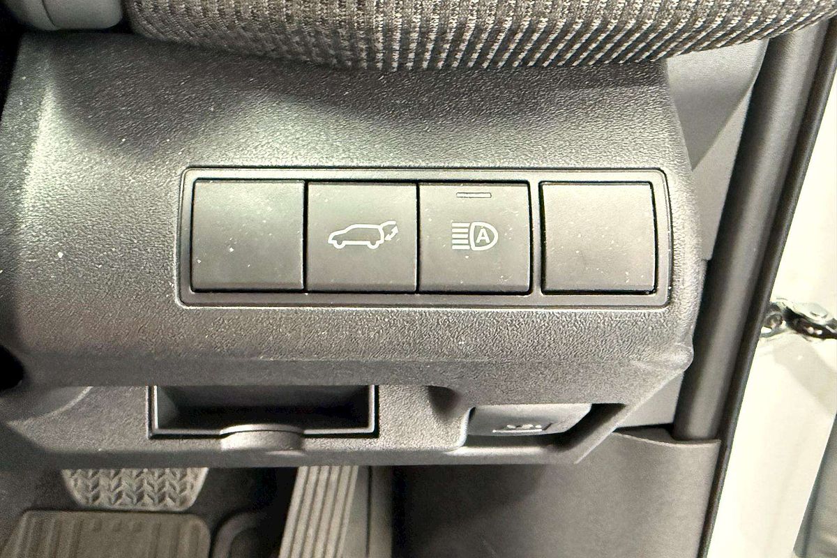 2024 Toyota bZ4X XEAM10R