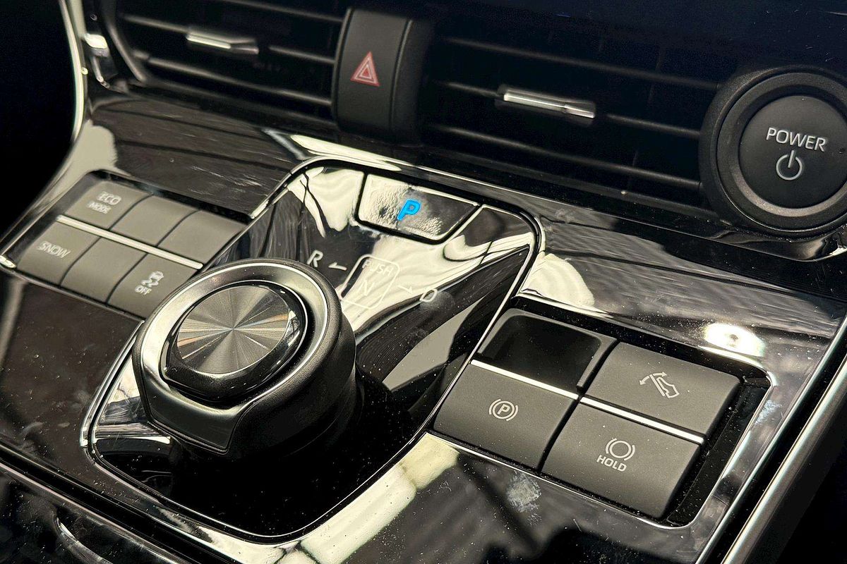 2024 Toyota bZ4X XEAM10R