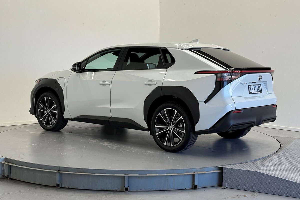 2024 Toyota bZ4X XEAM10R