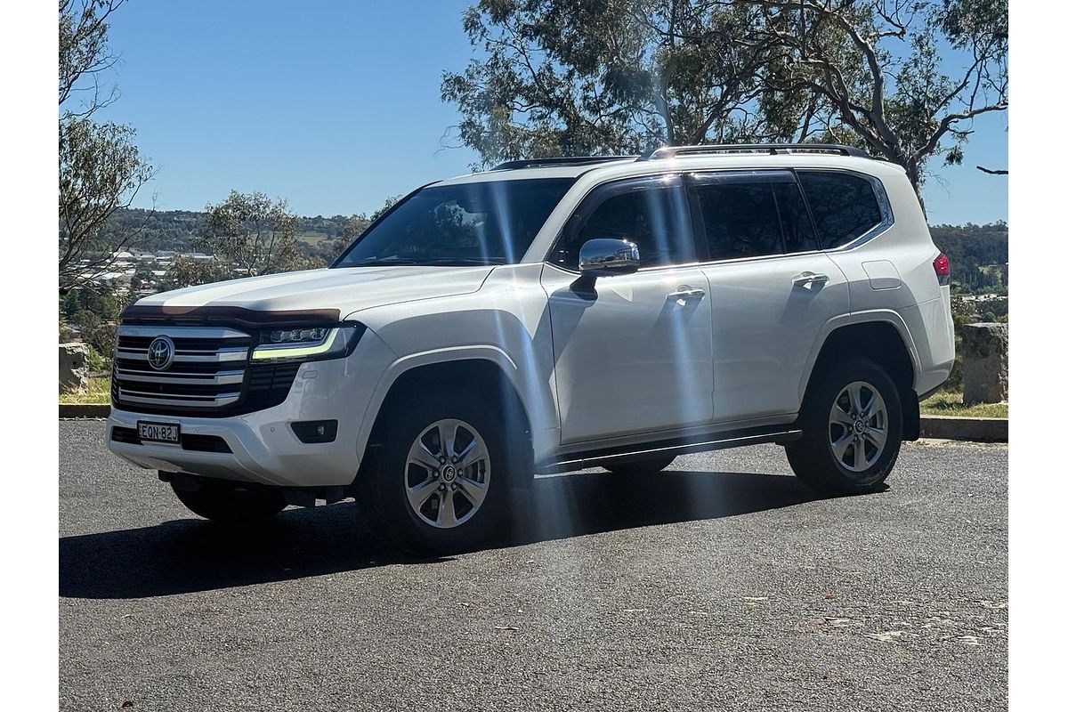 2021 Toyota Landcruiser Sahara FJA300R