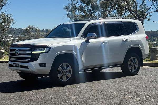 2021 Toyota Landcruiser Sahara FJA300R