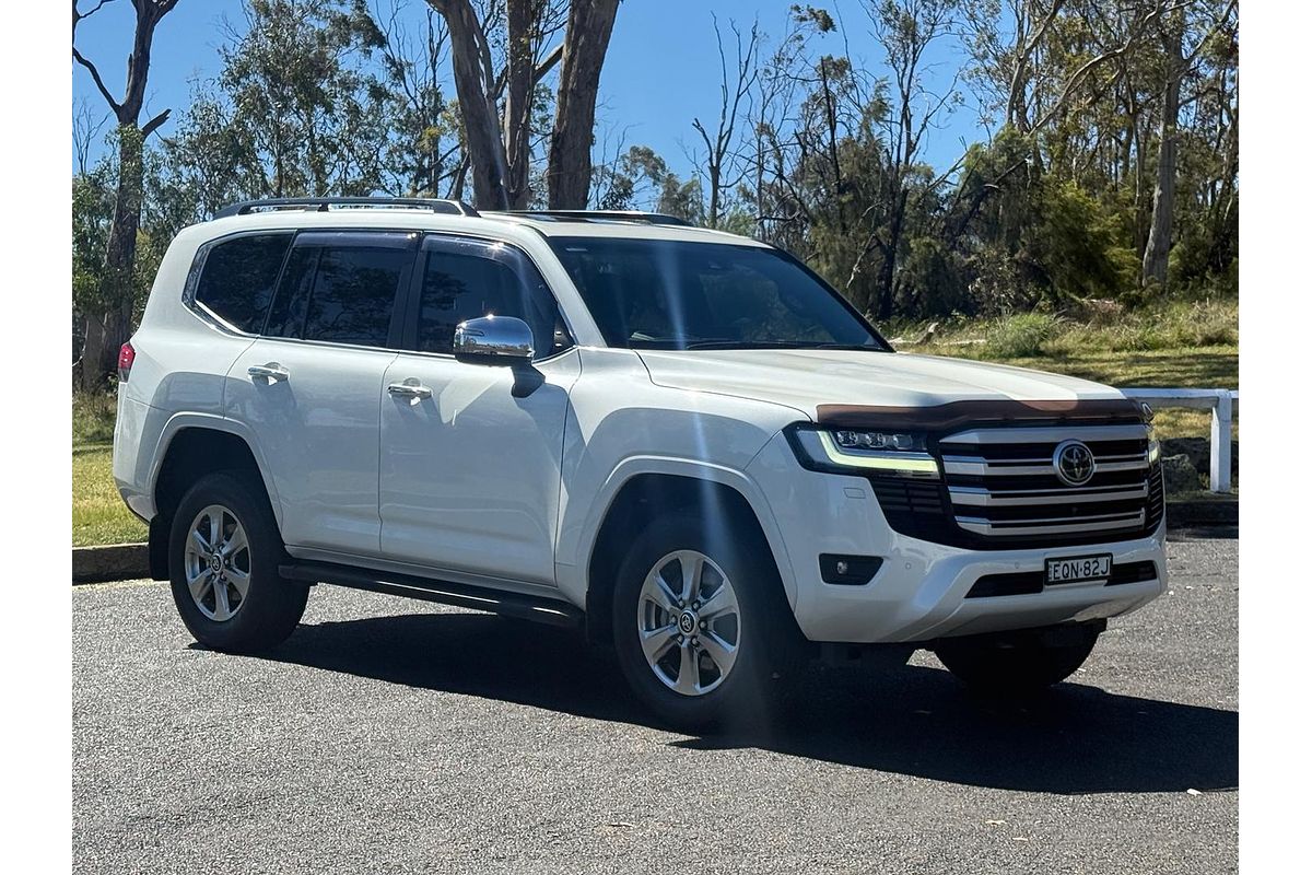 2021 Toyota Landcruiser Sahara FJA300R