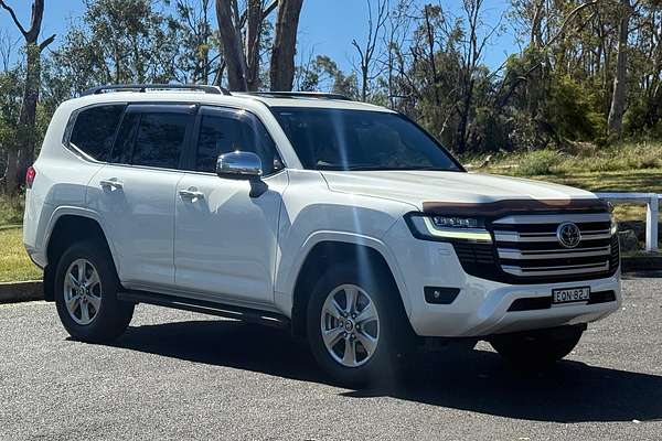 2021 Toyota Landcruiser Sahara FJA300R