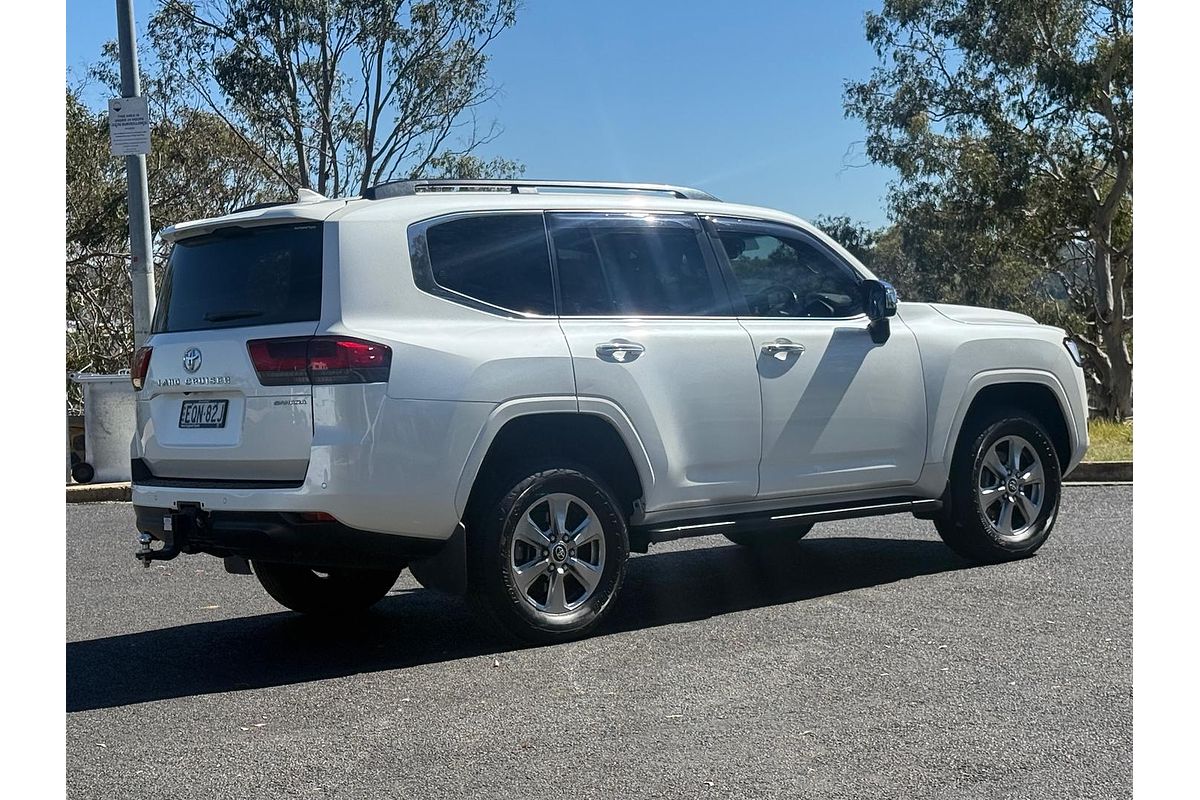2021 Toyota Landcruiser Sahara FJA300R