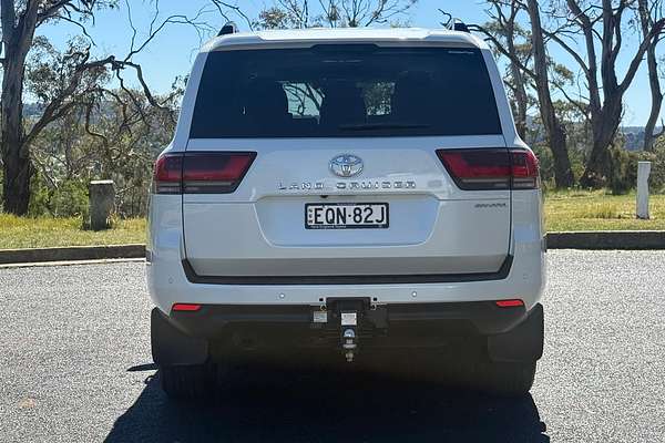 2021 Toyota Landcruiser Sahara FJA300R