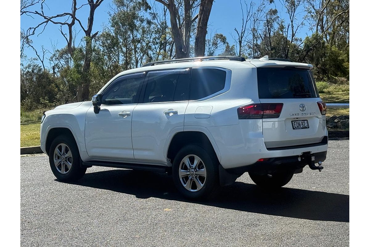2021 Toyota Landcruiser Sahara FJA300R