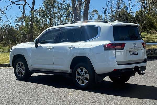 2021 Toyota Landcruiser Sahara FJA300R