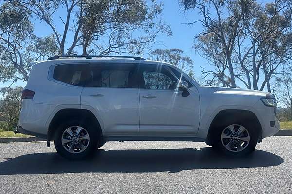 2021 Toyota Landcruiser Sahara FJA300R