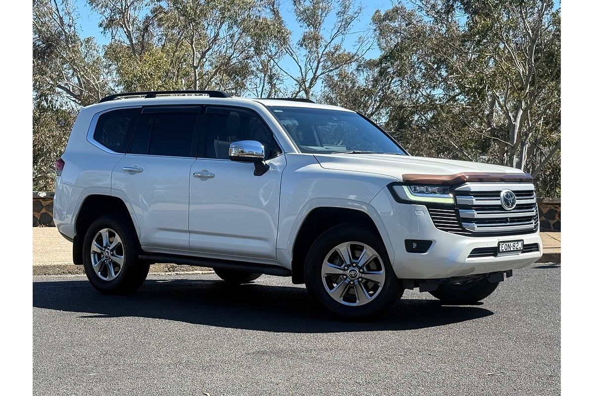 2021 Toyota Landcruiser Sahara FJA300R