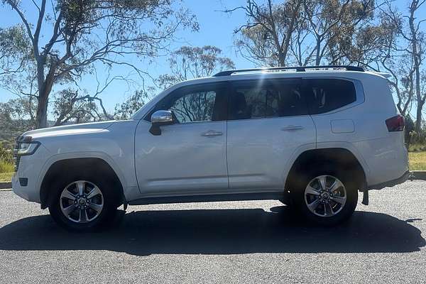 2021 Toyota Landcruiser Sahara FJA300R