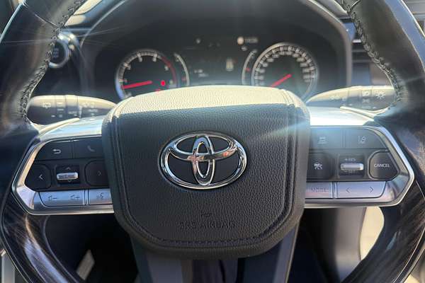 2021 Toyota Landcruiser Sahara FJA300R