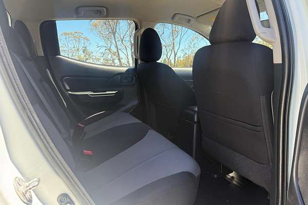 2019 Mitsubishi Triton GLX MR 4X4