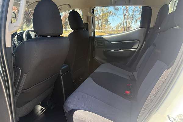 2019 Mitsubishi Triton GLX MR 4X4