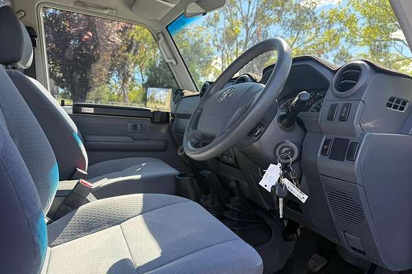 2021 Toyota LC Military LC Military GXL 4.5L T Diesel Manual Dual Cab Chassis