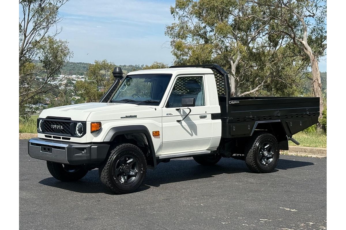 2025 Toyota LC Military LC Military GXL 4.5L T Diesel Manual Single C/Chassis