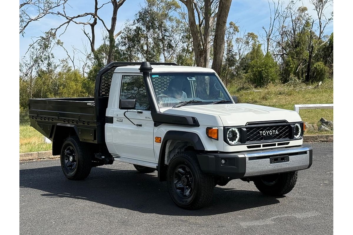 2025 Toyota LC Military LC Military GXL 4.5L T Diesel Manual Single C/Chassis