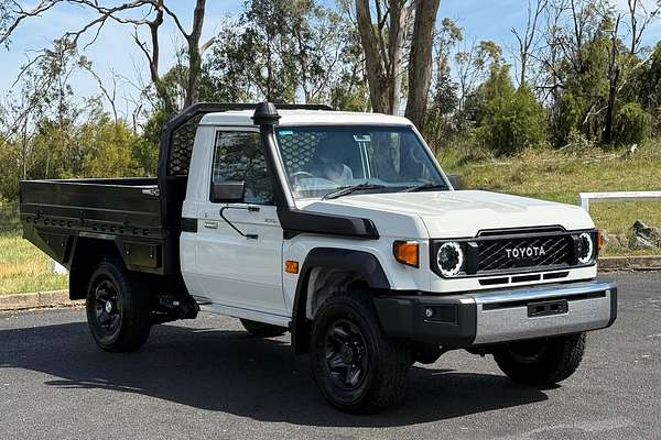 2025 Toyota LC Military LC Military GXL 4.5L T Diesel Manual Single C/Chassis