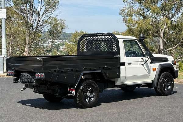 2025 Toyota LC Military LC Military GXL 4.5L T Diesel Manual Single C/Chassis