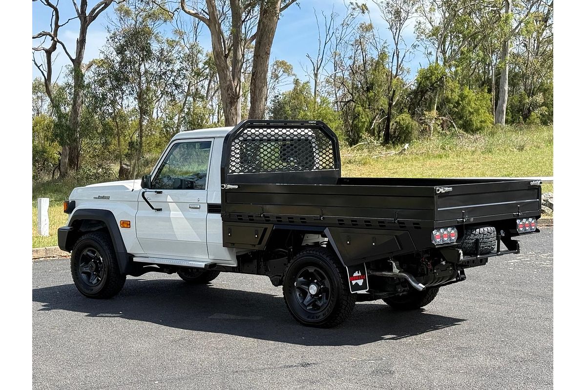 2025 Toyota LC Military LC Military GXL 4.5L T Diesel Manual Single C/Chassis