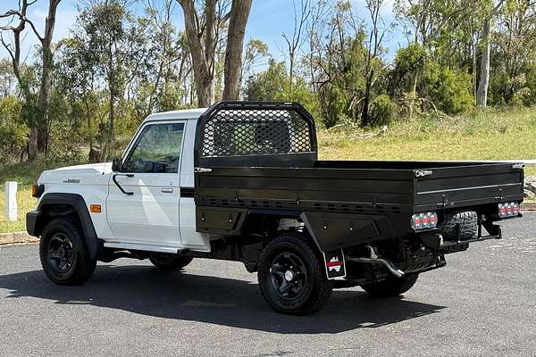 2025 Toyota LC Military LC Military GXL 4.5L T Diesel Manual Single C/Chassis