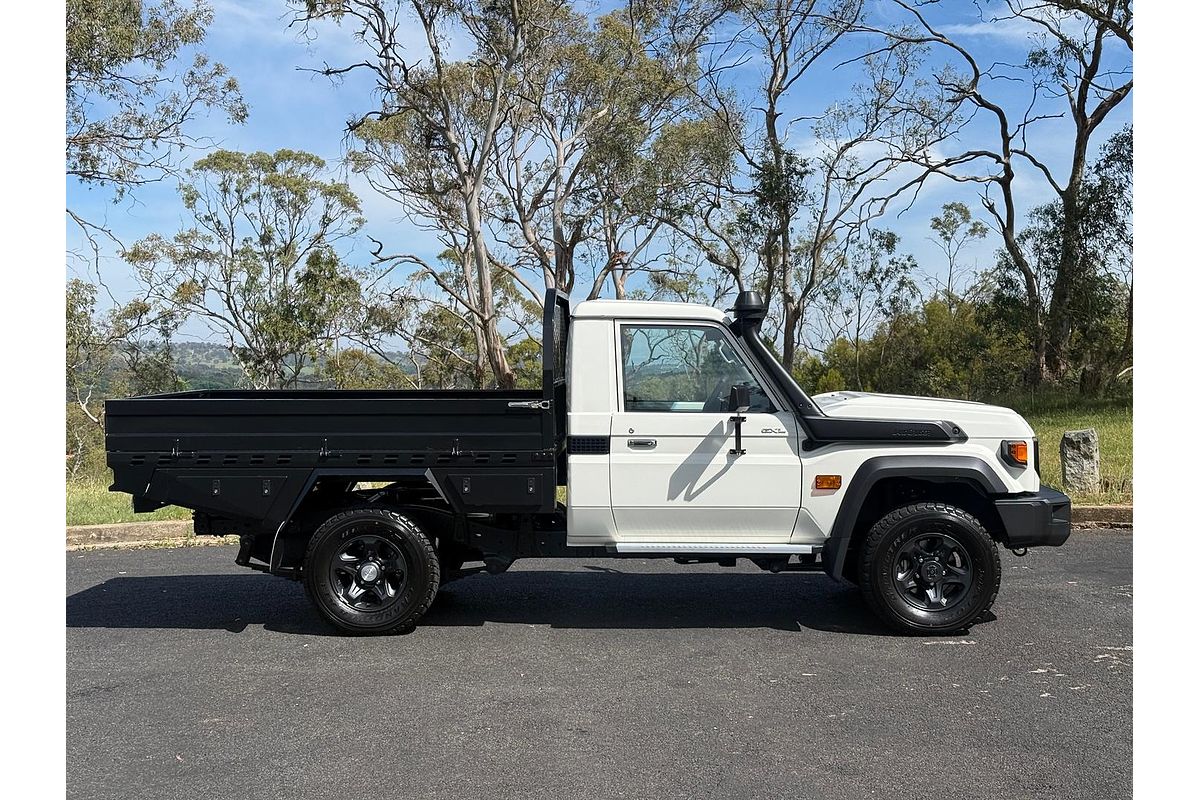 2025 Toyota LC Military LC Military GXL 4.5L T Diesel Manual Single C/Chassis