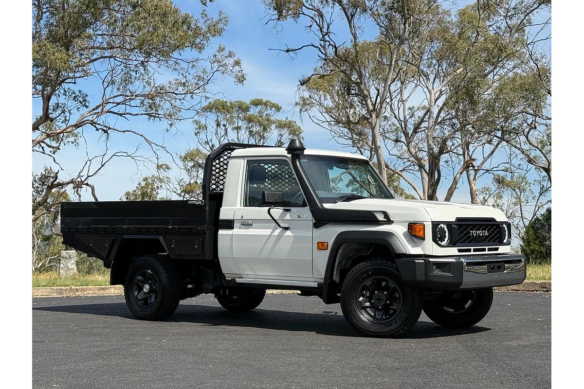 2025 Toyota LC Military LC Military GXL 4.5L T Diesel Manual Single C/Chassis