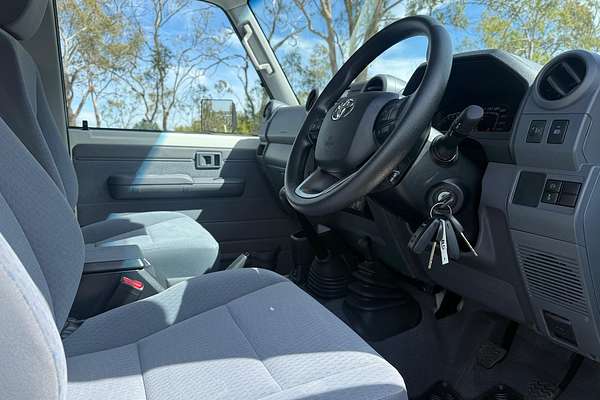 2025 Toyota LC Military LC Military GXL 4.5L T Diesel Manual Single C/Chassis