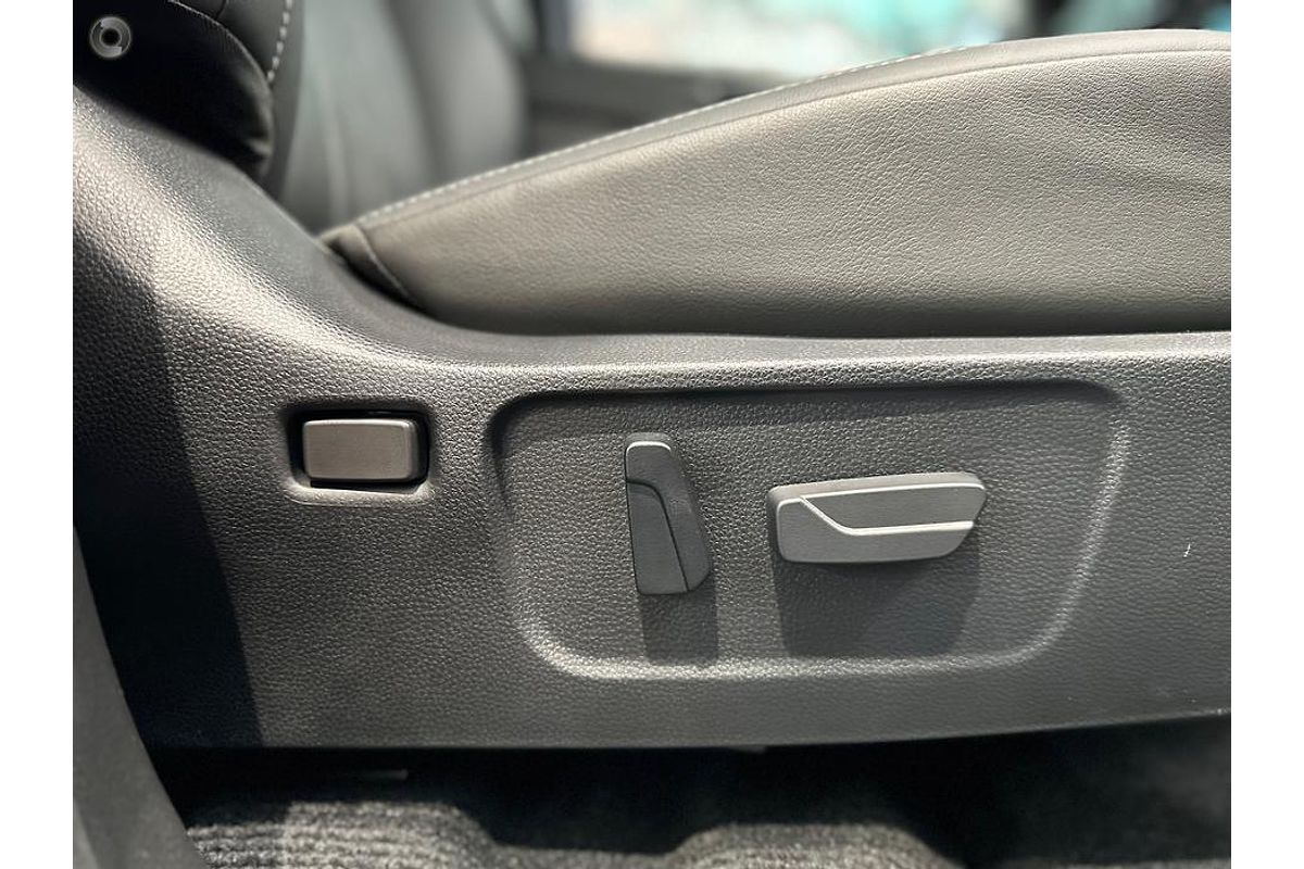 2025 Isuzu MU-X LS-T