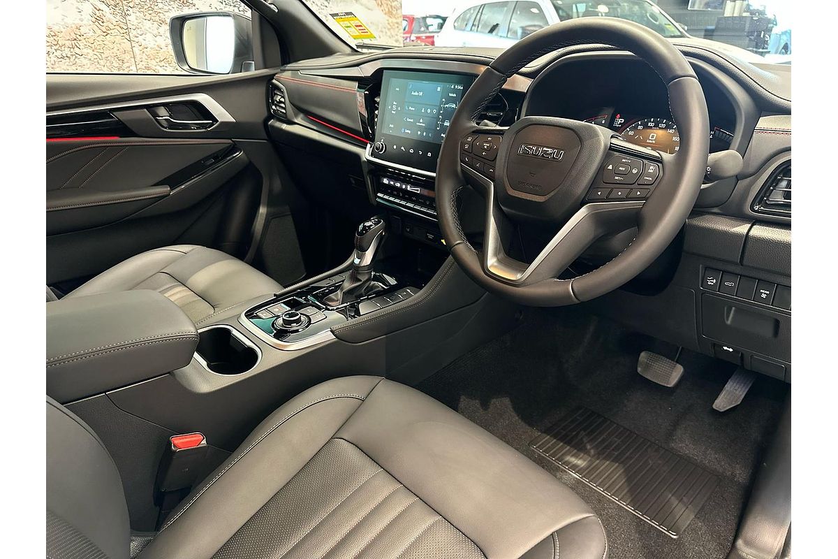 2025 Isuzu MU-X X-TERRAIN