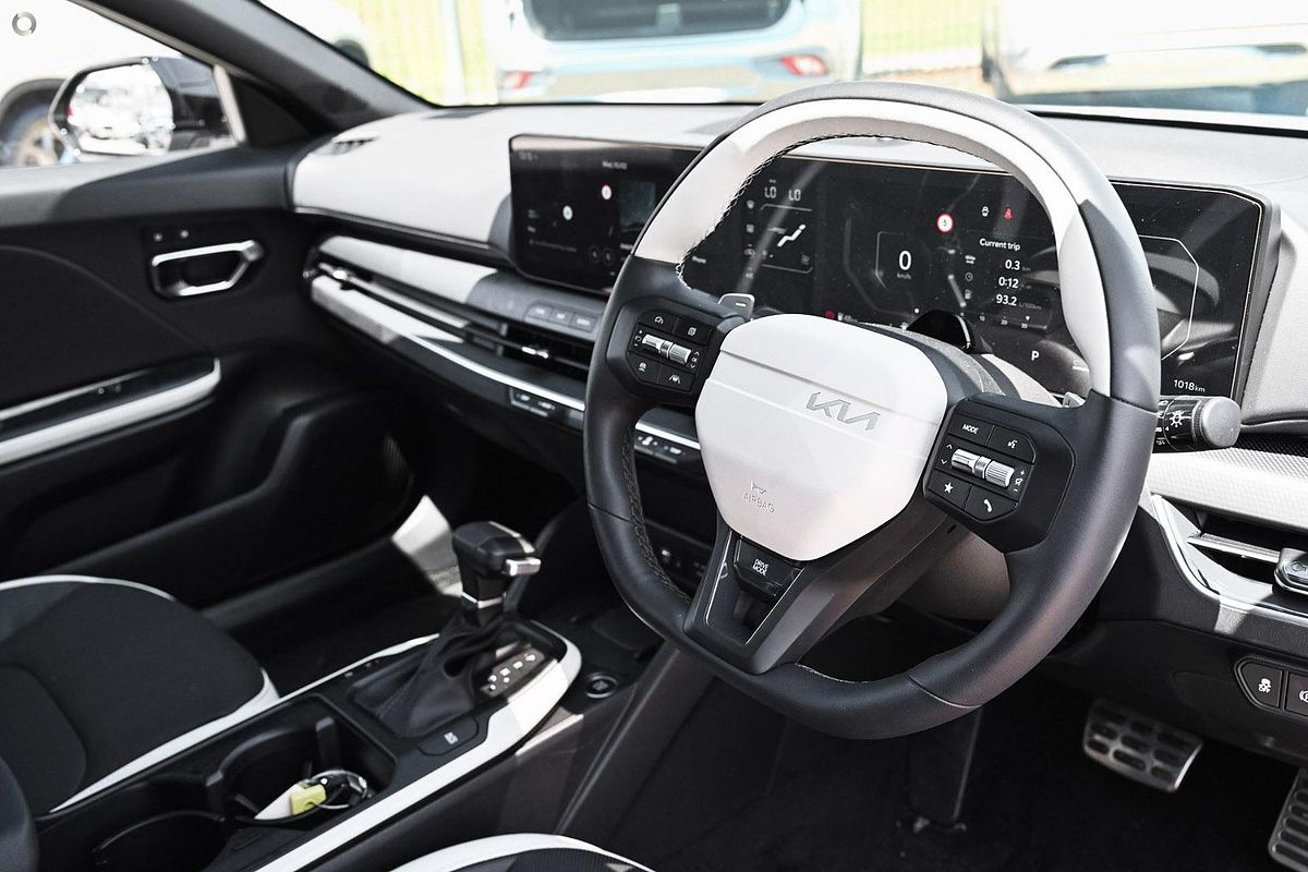 2025 Kia K4 GT-Line CL4m