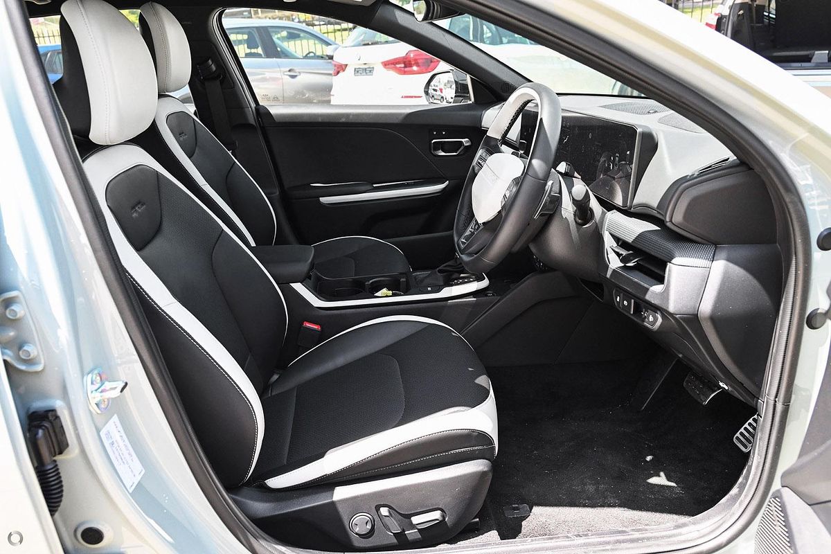 2025 Kia K4 GT-Line CL4m