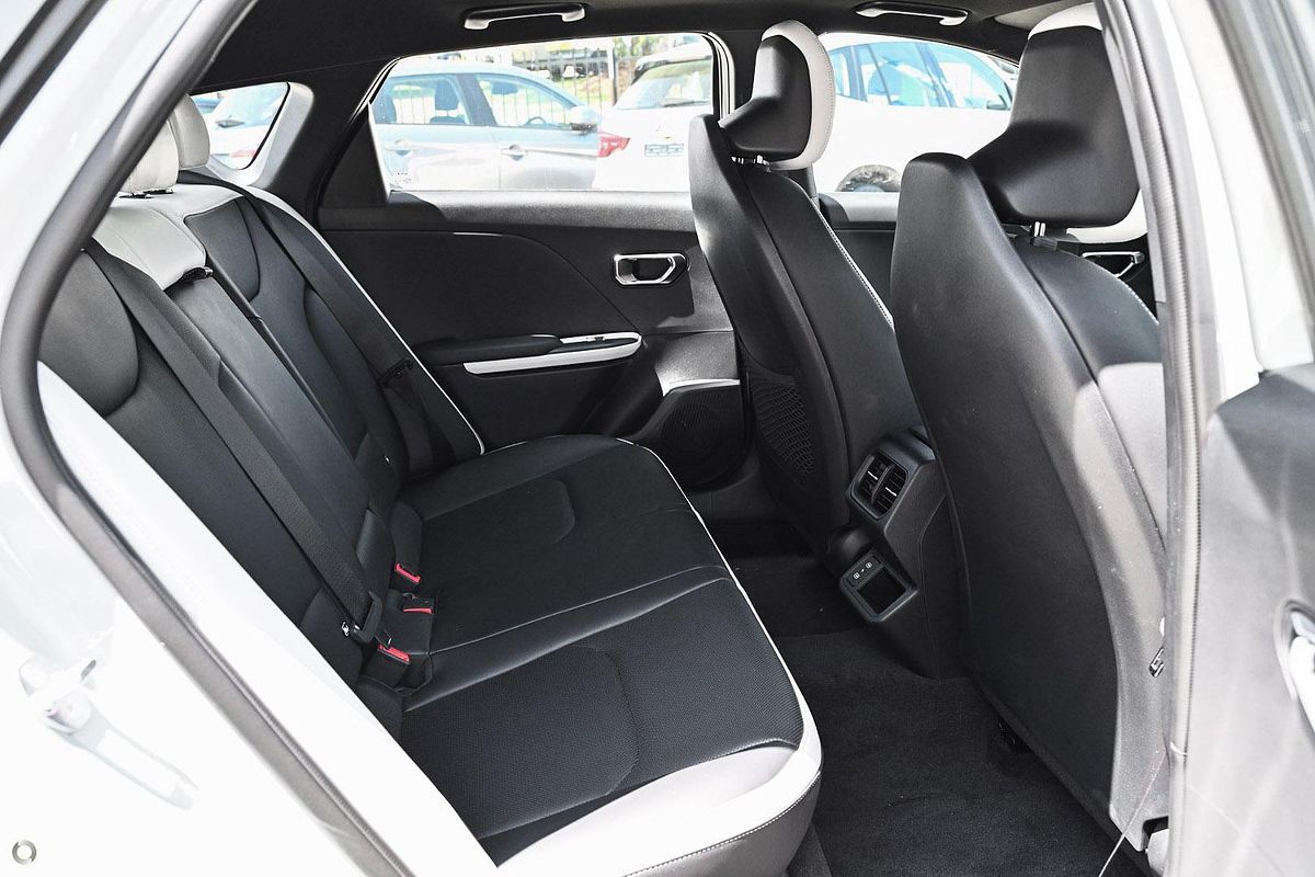 2025 Kia K4 GT-Line CL4m